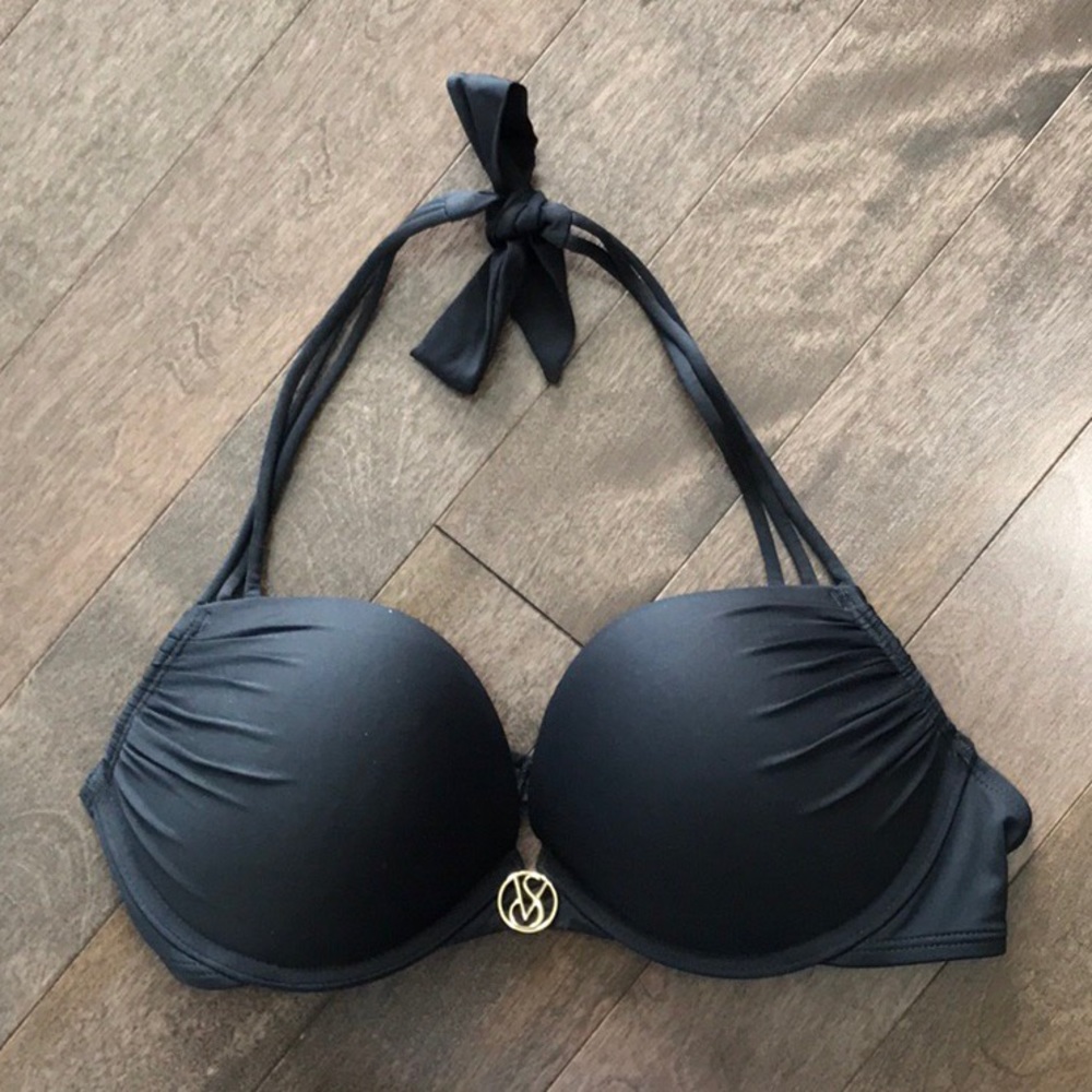 Victoria’s Secret Incredible Strappy Pushup Halter